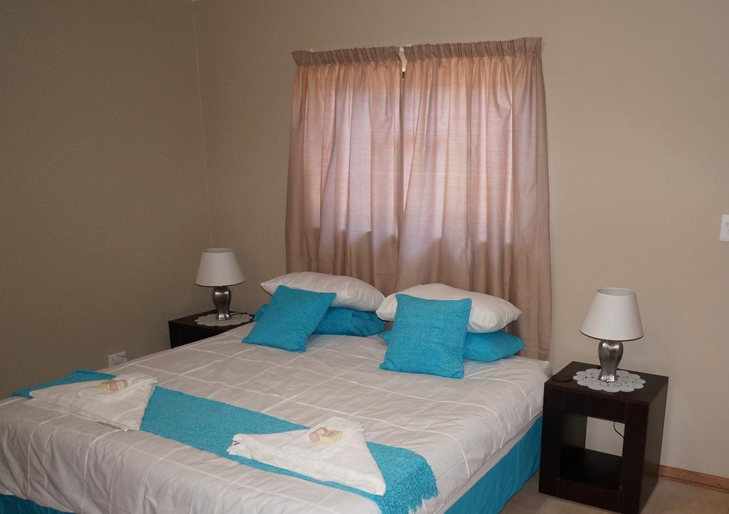 Mckala Guesthouse Kimberley Rum bild